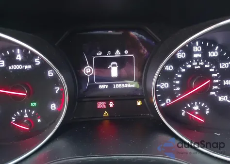 2017 Kia Sedona Lx z USA, uszkodzony, nr VIN KNDMB5C10H6253969